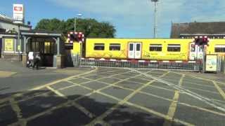 Birkdale Level Crossing [upl. by Curran790]